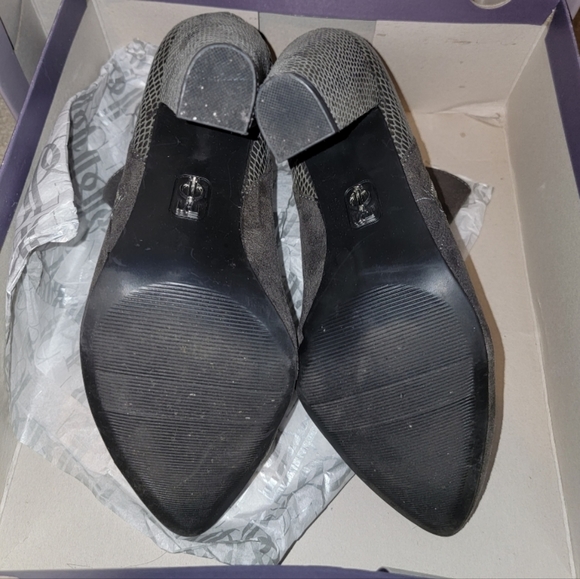 Jennifer Lopez Size 9 - Picture 5 of 5